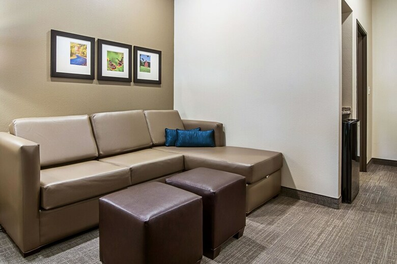 Hotel Comfort Suites
