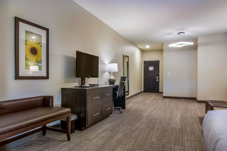 Hotel Comfort Suites