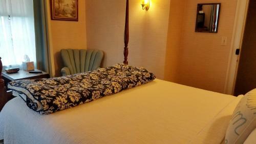 Centennial House Bed And Breakfast