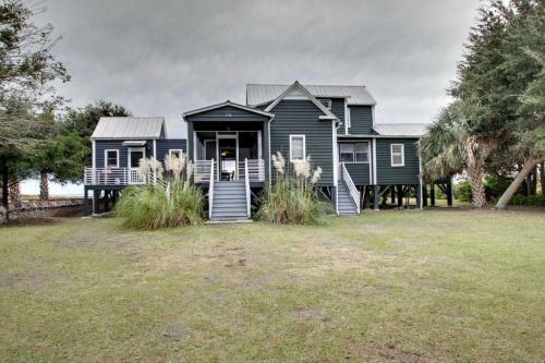 1111 Middle Street