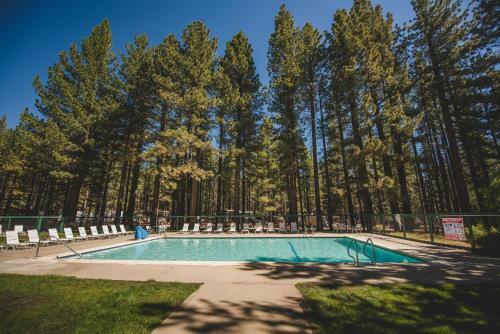 Tahoe Valley Cottage 6