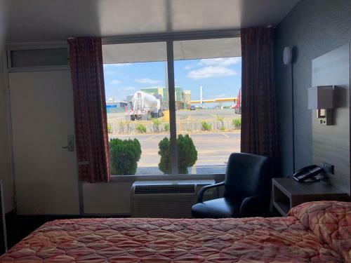 Motel Mid Continent Inn