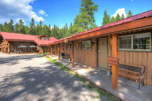 Historic Tamarack Lodge And Cabins
