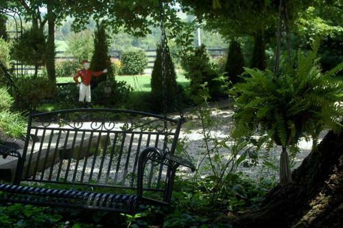 Historic Maple Hill Manor Bed & Breakfast