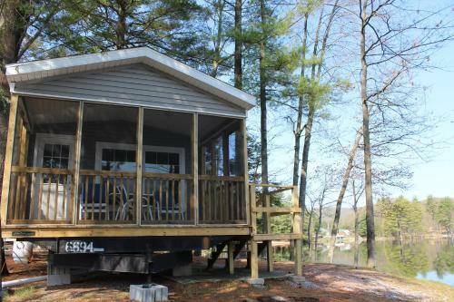 Alpine Lake Lakefront Park Model 4