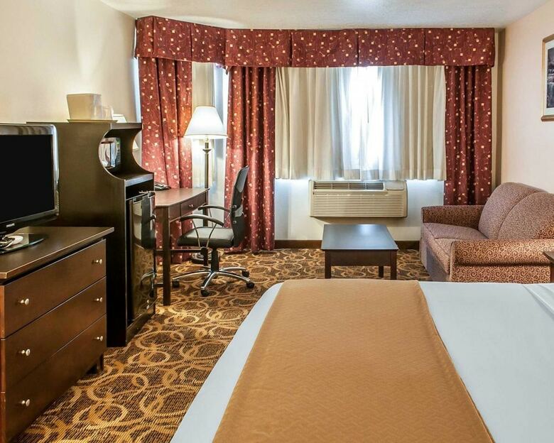 Hotel Quality Inn & Suites