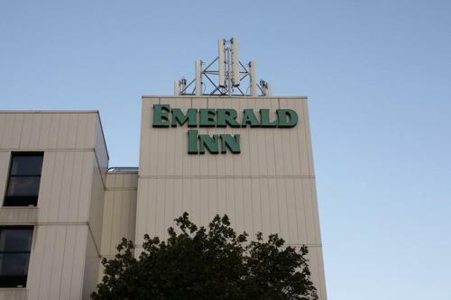 Hotel Emerald Inn