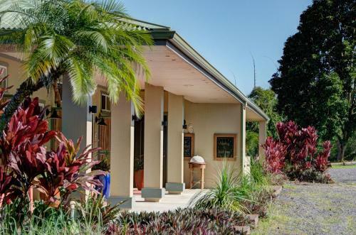 Hostal Mahana House Country Inn