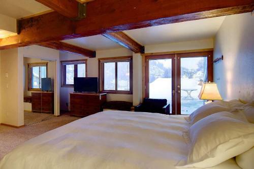 Rabbit Ears Pass Retreat