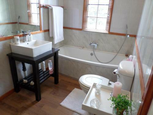 Hostal Rose & Ivy Guesthouse