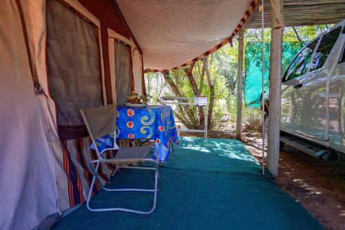 Hostal Kalahari Camelthorn Camping And B&B