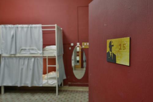 Roger�s Hostel Tel Aviv (age 18-45)