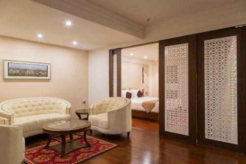 Hotel Trinity Grand