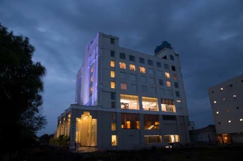 Hotel Trinity Grand