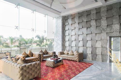 Hotel Trinity Grand