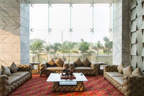 Hotel Trinity Grand
