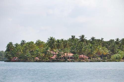Hotel Paradise Lagoon