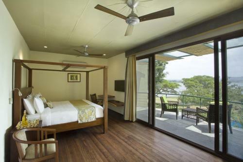 Waterwoods Lodge Kabini