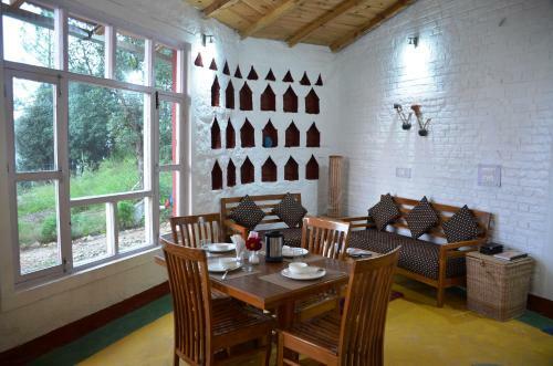 Hotel Kaafal Cottage Ranikhet