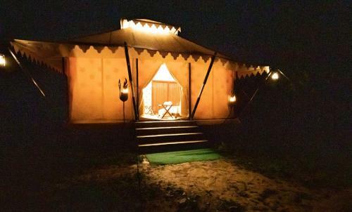 Hotel Karhandla Farm And Resort