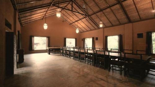 Hotel Karhandla Farm And Resort