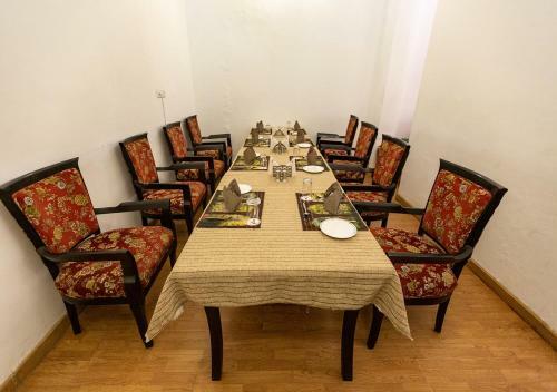 Hotel Mpt Rock End Manor, Pachmarhi