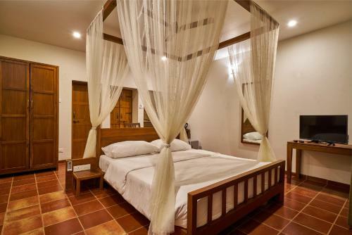 Hotel Nisarg Resort