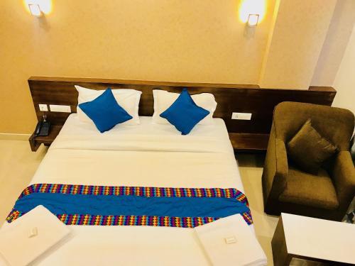 Hotel Regalia Inn &suites