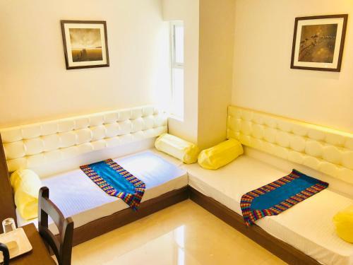 Hotel Regalia Inn &suites