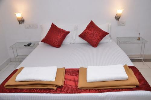 Weekend Nursery And Cottages