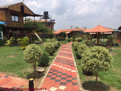 Hotel Misty Woods Resort