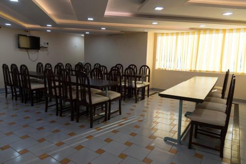 Rajhans Hotel & Resort