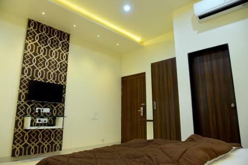 Hotel Pushpak