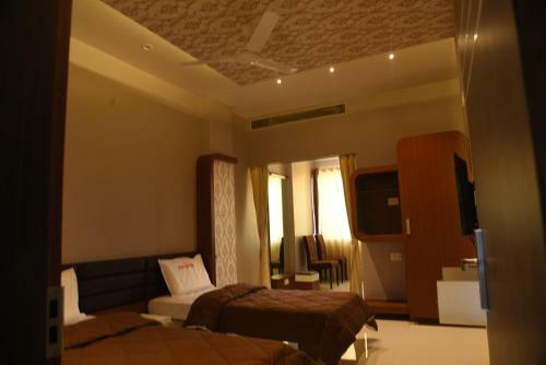 Hotel Pushpak