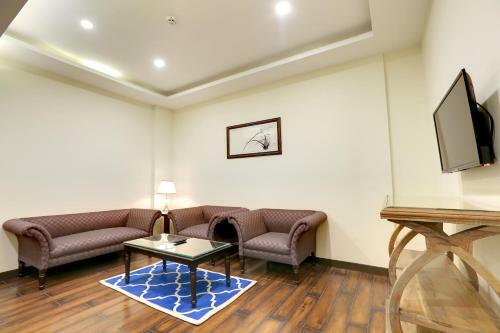 Hotel The Chinar Resort And Spa