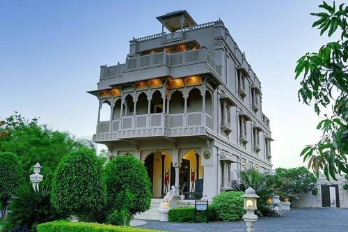 Hotel Champaner Heritage Resort