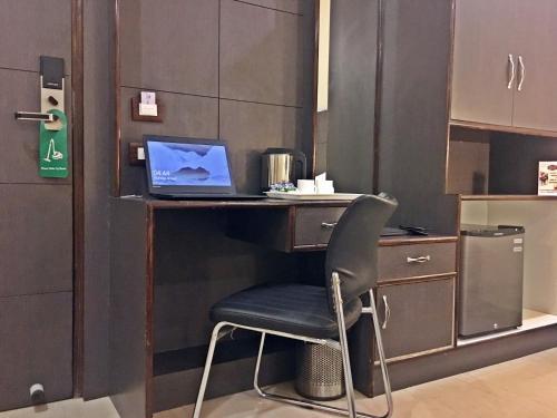 Hotel Genx Plaza Mughal Sarai