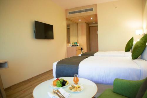 Hotel Regenta Central Harsha Vapi