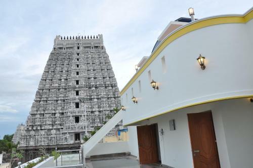 Hotel Sri Sarvesha Js Palace