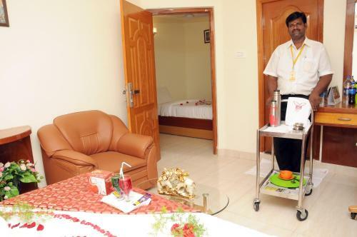 Hotel Sri Sarvesha Js Palace