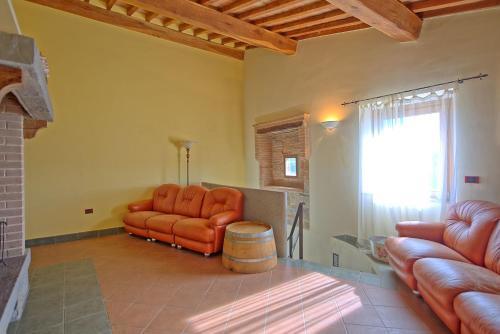 San Giorgio A Colonica Apartment Sleeps 4