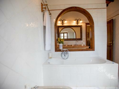 Montebenichi Villa Sleeps 8 Pool Wifi