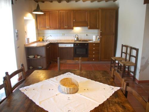 Stabbiano Villa Sleeps 14 Pool Wifi