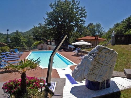 Pontepetri Villa Sleeps 16 Pool Wifi