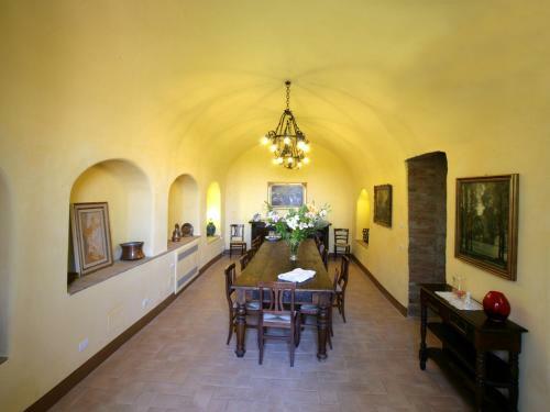 Monticchiello Villa Sleeps 13 Pool Air Con Wifi