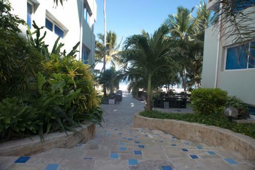 Modern Beach Front Studio Apartment - B44