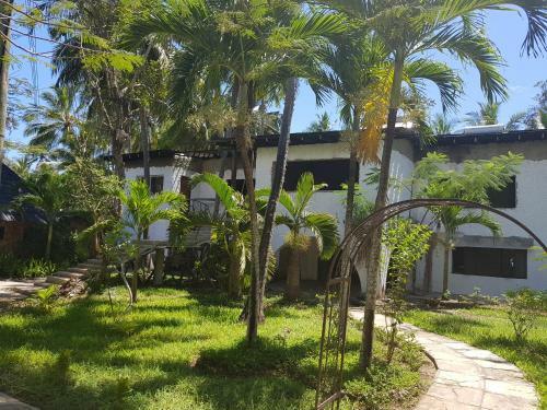 Kivulini Diani Beach Front Villa's & Cottages