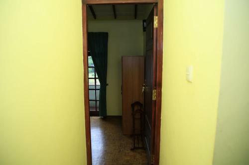 Yuli Nandas Villa Makola