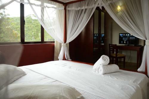 Hotel Knuckles Barefoot Inn