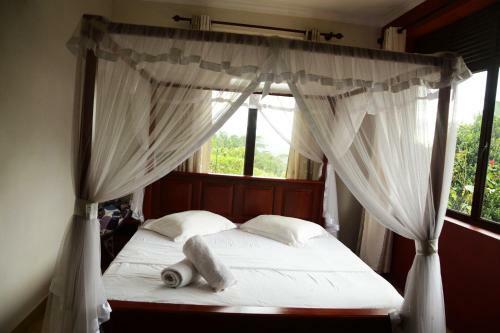 Hotel Knuckles Barefoot Inn